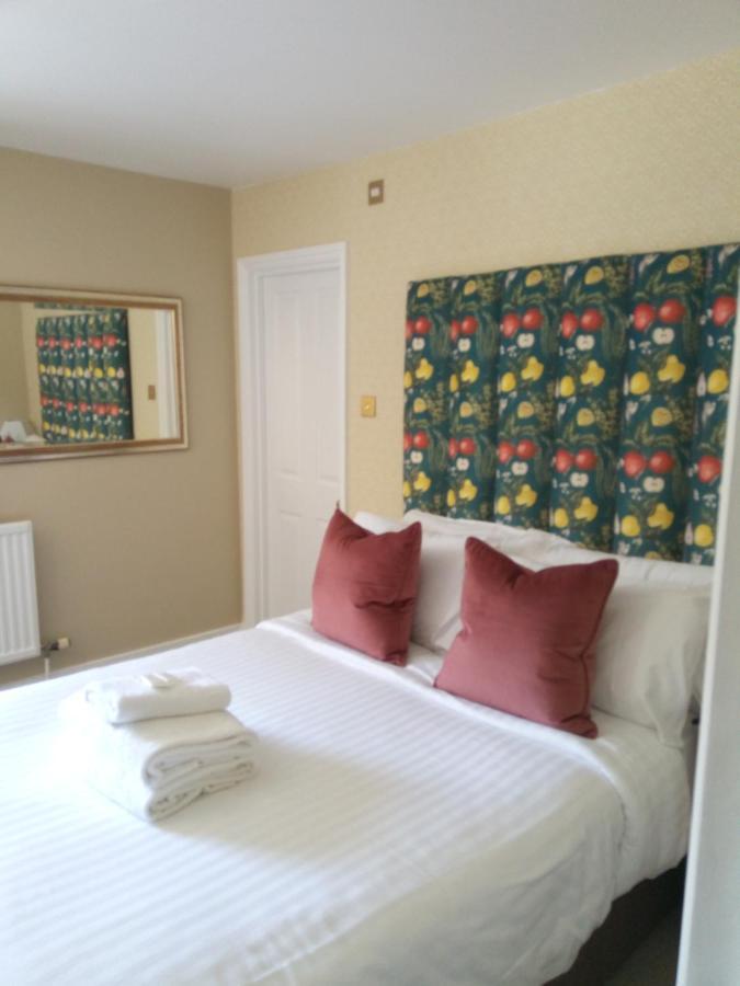 Mulberry House Pensionat Ongar Eksteriør billede